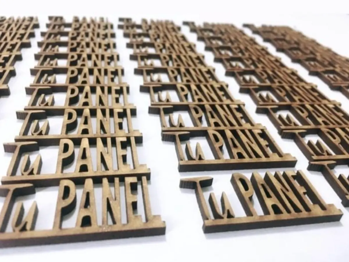 Pieza de MDF cortada con láser 10